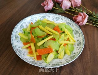 玉米笋黄瓜小炒的做法步骤：4