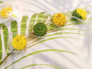 一次可以享用4种口味，清热消暑绿豆糕的做法步骤：10