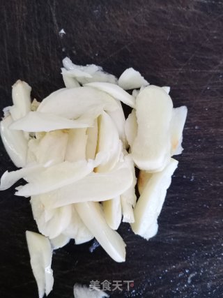 香菇炒肉的做法步骤：4