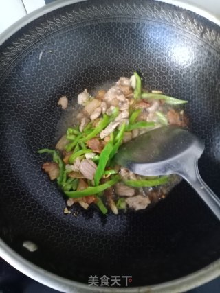 香菇炒肉的做法步骤：7
