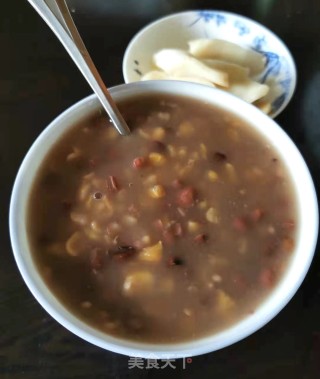 玉米碴红豆粥的做法步骤：6