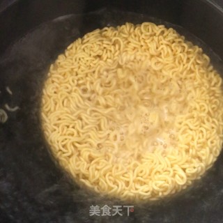 鸡蛋面的做法步骤：2