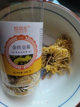 牛奶菊花冻饮的做法步骤：1