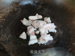 肉片丝瓜的做法步骤：1