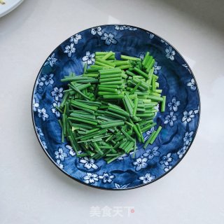 五花肉炒韭苔的做法步骤：1