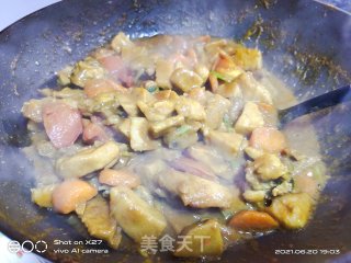 芋头咖喱鸡肉盖烧饭的做法步骤：7