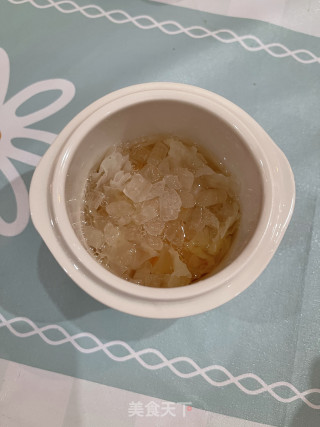 木瓜银耳炖牛奶的做法步骤：6