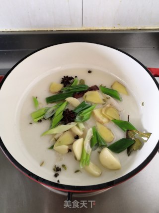 酸菜烧牛腩的做法步骤：6