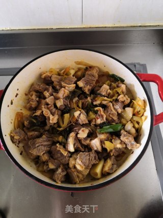 酸菜烧牛腩的做法步骤：10