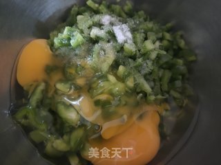 培根辣椒末炒鸡蛋的做法步骤：5