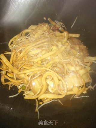 豆芽炒饼的做法步骤：10