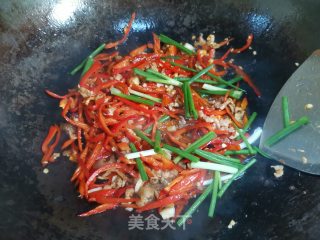 红辣椒炒肉丝的做法步骤：9