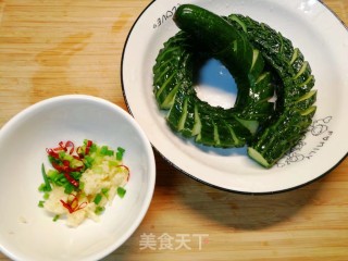 开胃又好吃的凉拌蓑衣黄瓜的做法步骤：3