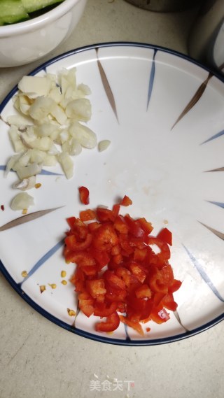 紫苏煎黄瓜的做法步骤：3