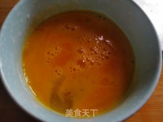 小葱豆腐炒鸡蛋的做法步骤：2