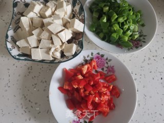 小葱豆腐炒鸡蛋的做法步骤：3