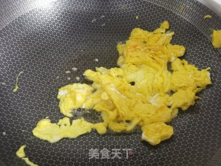 小葱豆腐炒鸡蛋的做法步骤：4