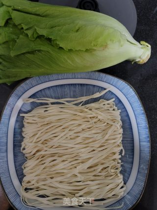 肉卷汤面的做法步骤：1