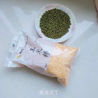 玉米碴子绿豆粥的做法步骤：1