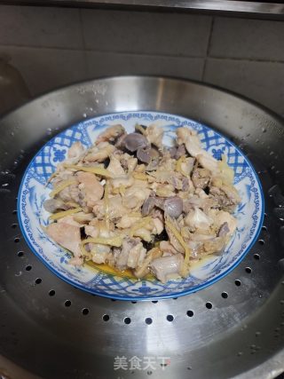 黑木耳香菇蒸鸡的做法步骤：5