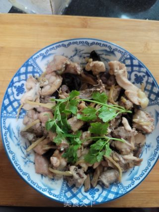 黑木耳香菇蒸鸡的做法步骤：6