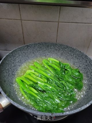 蒜蓉菜心的做法步骤：4