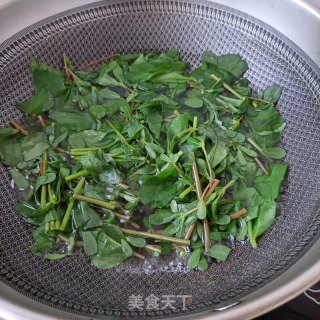 煎蛋拌土人参苗的做法步骤：5