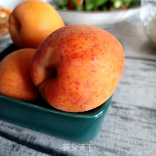 甜杏椰汁冰饮的做法步骤：2