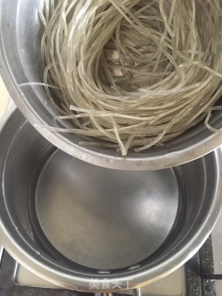 粉条炖肉丸的做法步骤：6