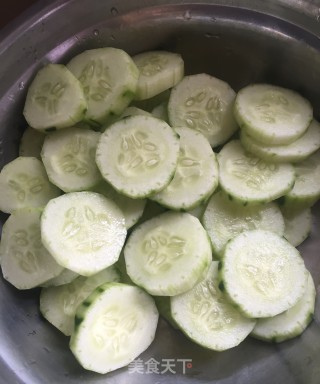 紫苏炒黄瓜的做法步骤：4
