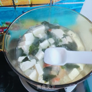 裙带菜豆腐汤的做法步骤：10
