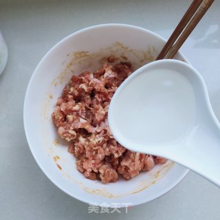 鲜肉生煎包的做法步骤：6