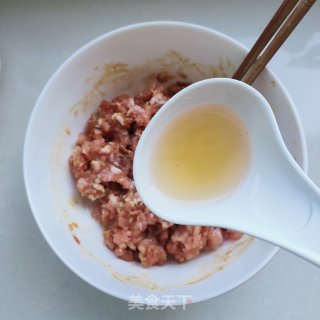 鲜肉生煎包的做法步骤：7