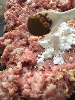 煎肉丸的做法步骤：4