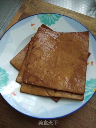 孜然香干的做法步骤：1