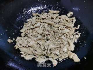 黄瓜炒肉片的做法步骤：2