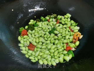 辣椒炒毛豆的做法步骤：4
