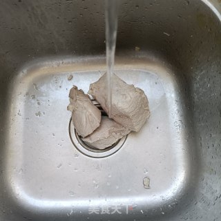 柠檬精肉丝的做法步骤：2