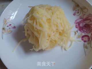 土豆丝炒牛肉的做法步骤：3