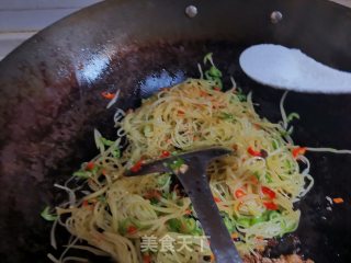 土豆丝炒牛肉的做法步骤：8