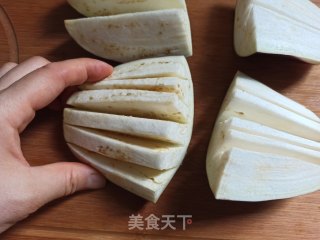 黑椒茄子的做法步骤：1