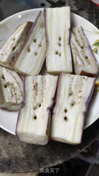 辣椒茄子擂皮蛋的做法步骤：3