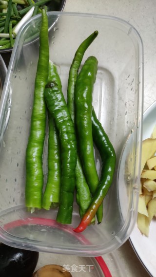 辣椒茄子擂皮蛋的做法步骤：4