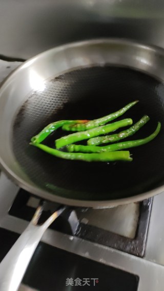 辣椒茄子擂皮蛋的做法步骤：7