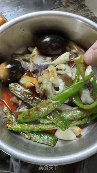 辣椒茄子擂皮蛋的做法步骤：8