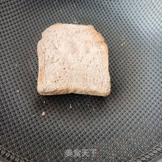 精肉土司沙拉的做法步骤：6