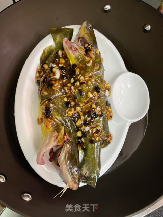 蒜蓉豆豉蒸黄骨鱼的做法步骤：9