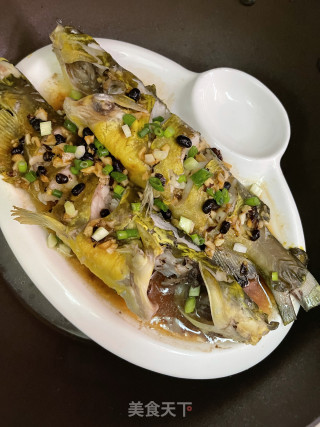蒜蓉豆豉蒸黄骨鱼的做法步骤：10