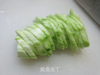 花菜鹅胗拌黄瓜的做法步骤：3