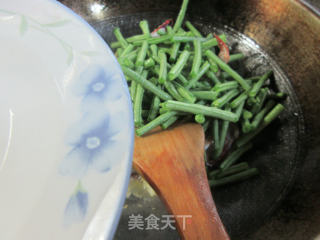 梭子蟹炒豇豆的做法步骤：6